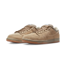 NIKE SB SHOES DUNK LOW - PARACHUTE BEIGE