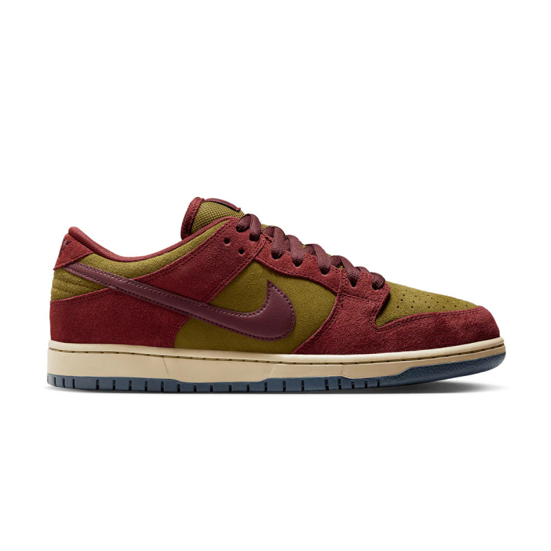 NIKE SB SHOES DUNK LOW - DARK TEAM RED BURGUN