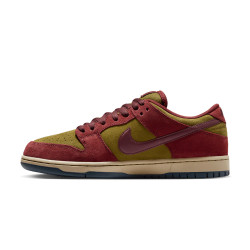 NIKE SB SHOES DUNK LOW - DARK TEAM RED BURGUN
