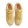 NIKE SB SHOES DUNK LOW - SATURN GOLD