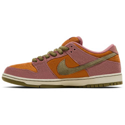 NIKE SB SHOES DUNK LOW - RED STRADUST NEUTRAL